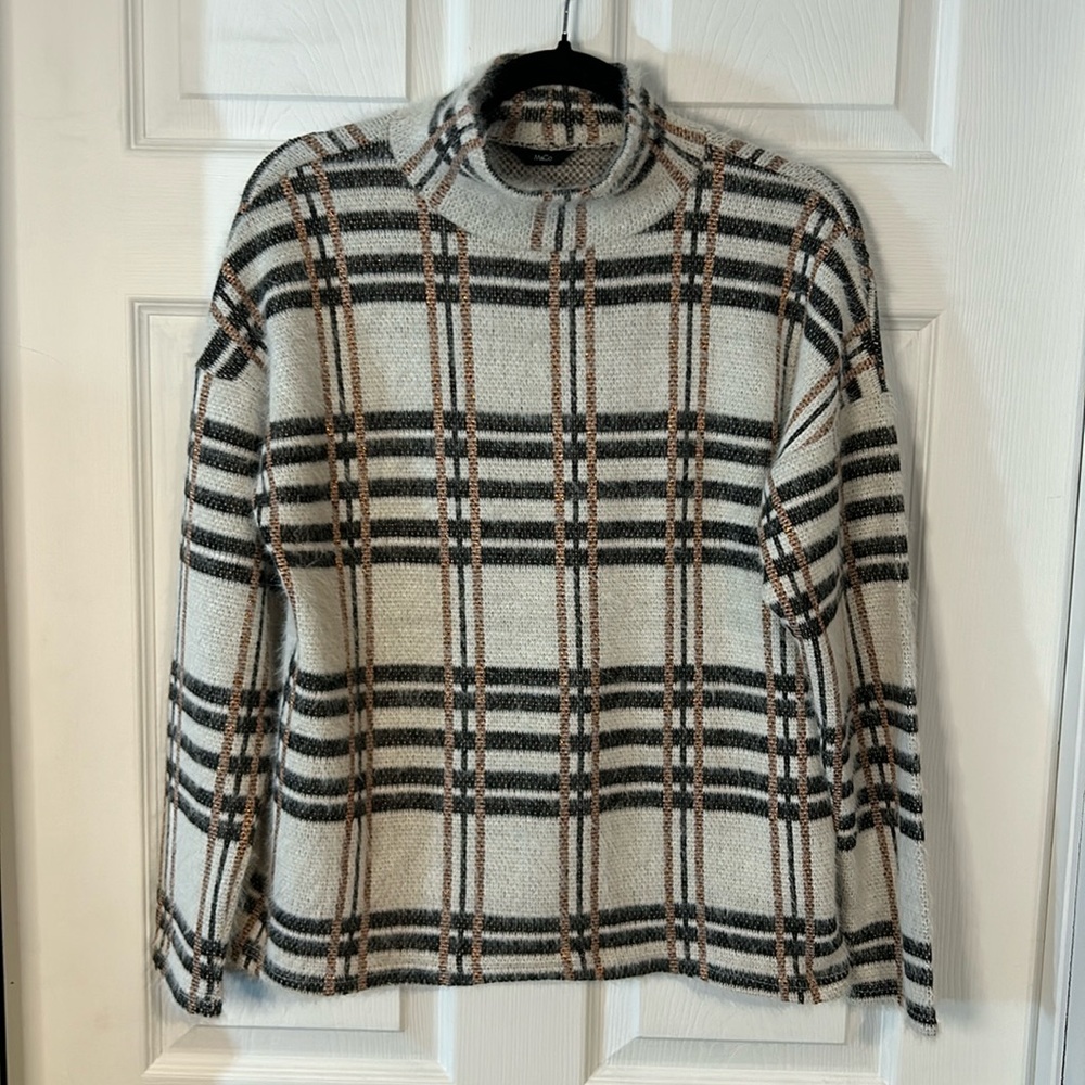 M&Co ladies size 6 (small) Mock Neck sweater with mettalic stripes